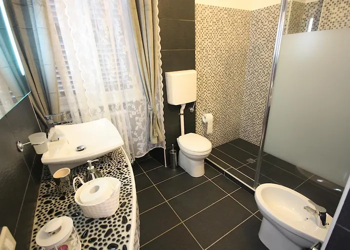 7 Archi Oda ve Kahvaltı Como