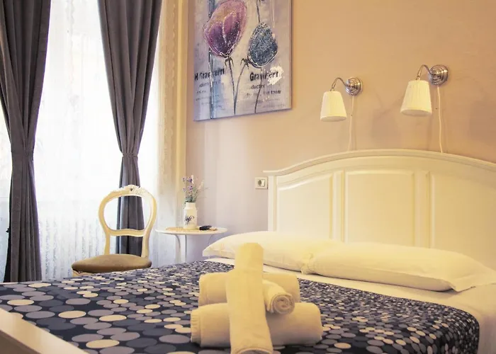 7 Archi Oda ve Kahvaltı 3*